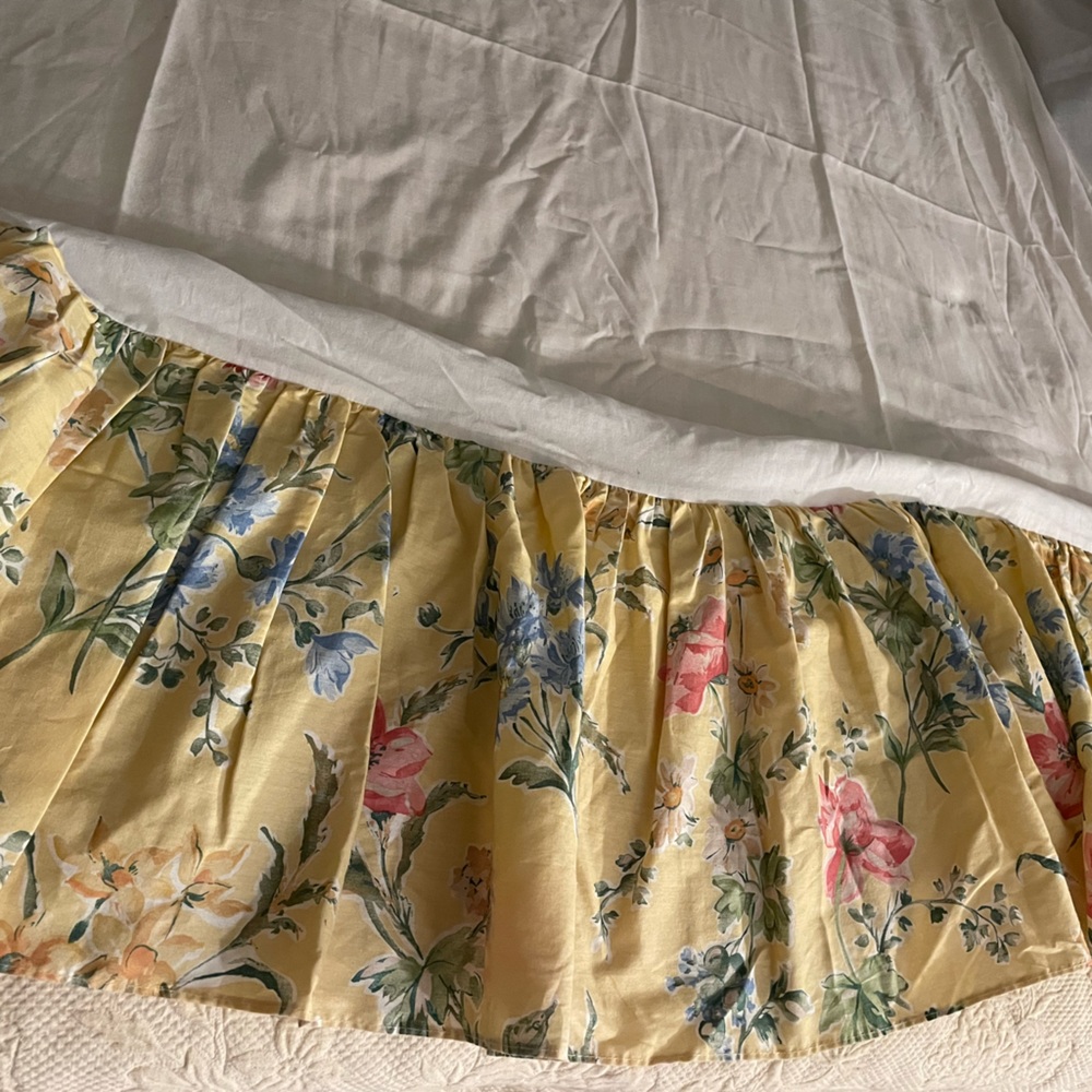 Laura Ashley Queen Ruffled Bedskirt